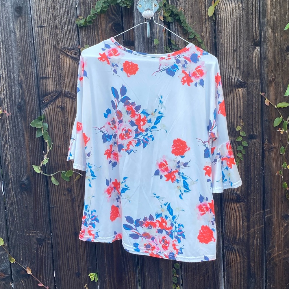 Flower bell sleeved top